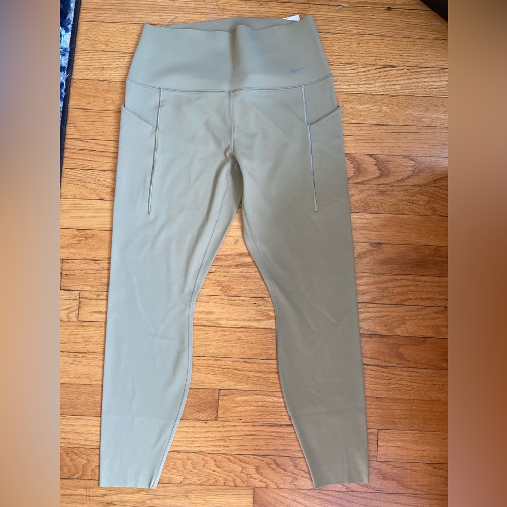 Large Nike 3/4 tights in khaki.